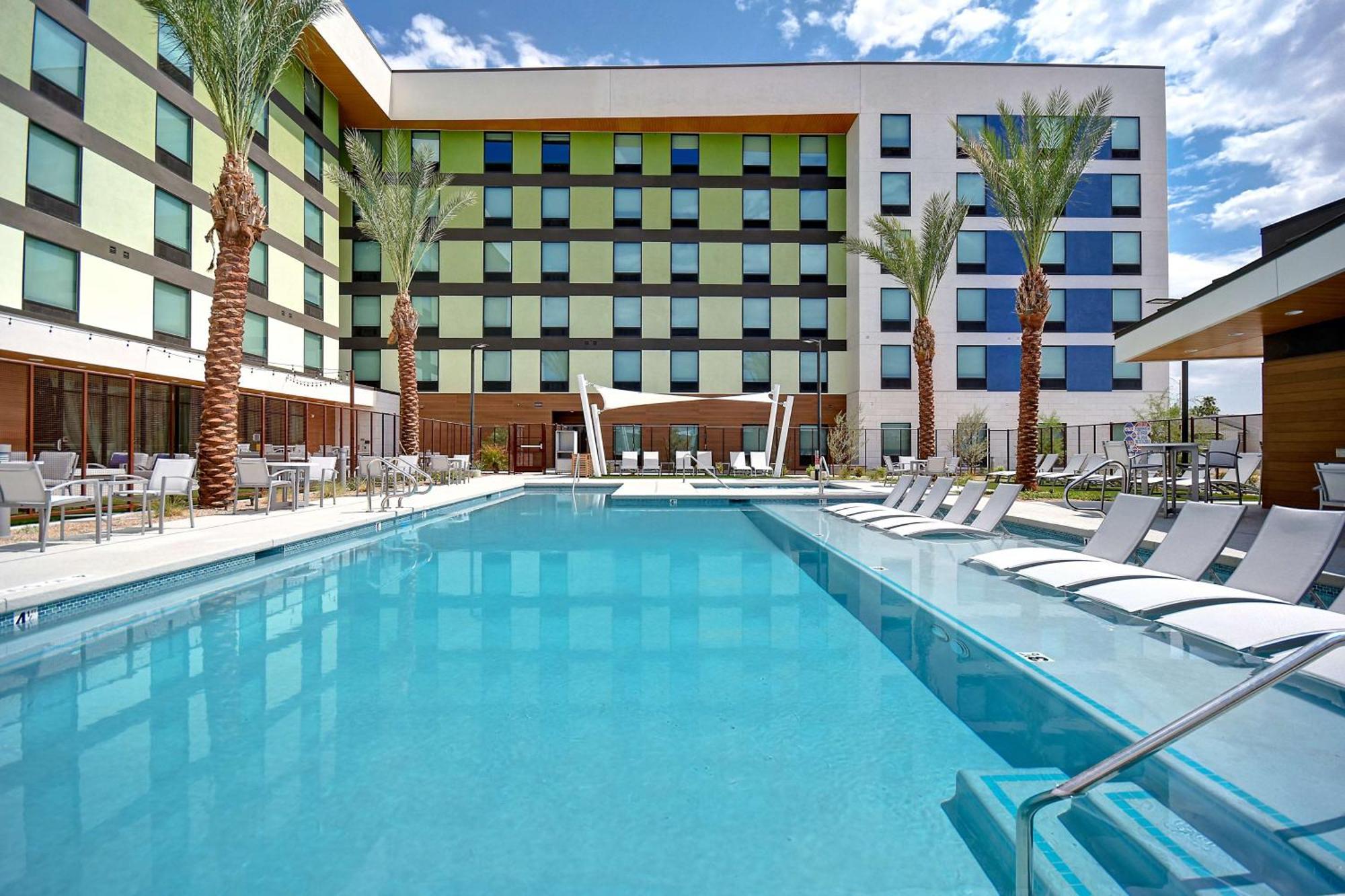 Hampton & Vegas Convention Center - No Fee 3* Las Vegas
