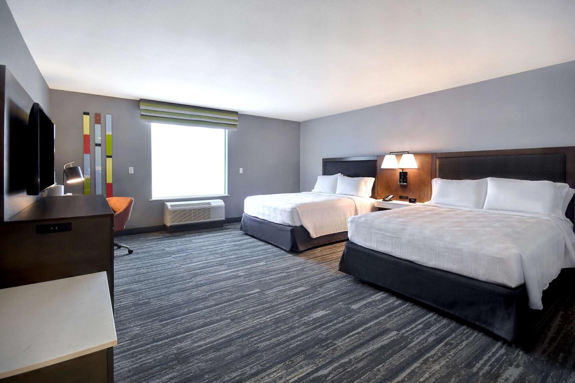 Hampton & Vegas Convention Center - No Fee Hotel 3*